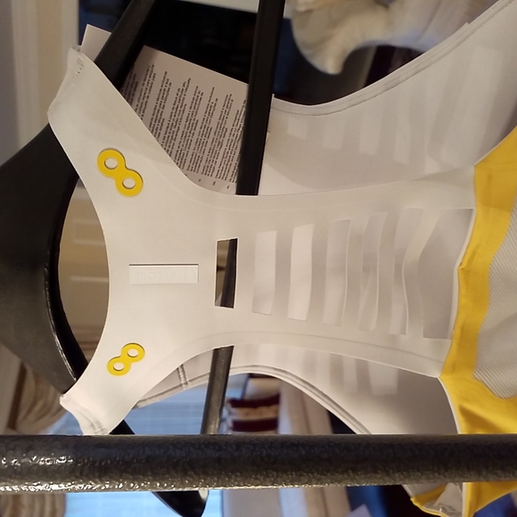 NIKE MAX Dri-FIT  RETRO Swoosh Air Max Sports Bra. $80 New with tags! - Picture 10 of 16